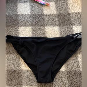 Medium black swim bottoms